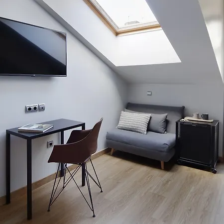 Marques, Blue 기욘