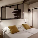 Marqués, Blue Hotel